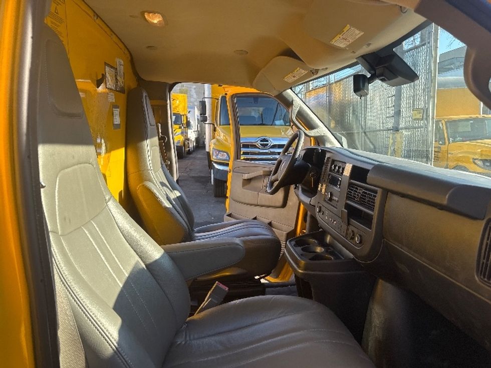 Light Duty Box Truck-Light and Medium Duty Trucks-GMC-2021-Savana G33903-Dayton-NJ-116,860\n\t\tmiles-$ 23,750 - Image 21