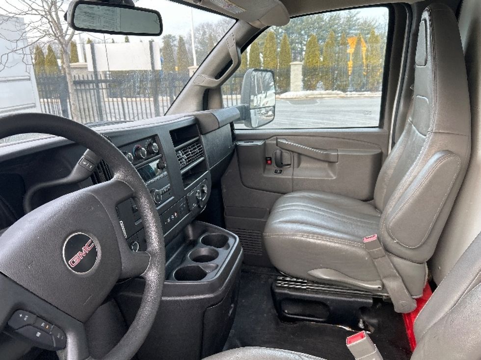 Light Duty Box Truck-Light and Medium Duty Trucks-GMC-2021-Savana G33903-Dayton-NJ-90,859\n\t\tmiles-$ 29,500 - Image 17