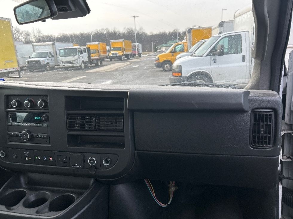 Light Duty Box Truck-Light and Medium Duty Trucks-GMC-2021-Savana G33903-Dayton-NJ-90,859\n\t\tmiles-$ 29,500 - Image 19