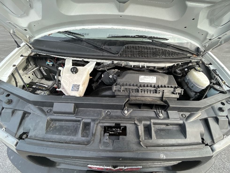 Light Duty Box Truck-Light and Medium Duty Trucks-GMC-2021-Savana G33903-Dayton-NJ-90,859\n\t\tmiles-$ 29,500 - Image 21