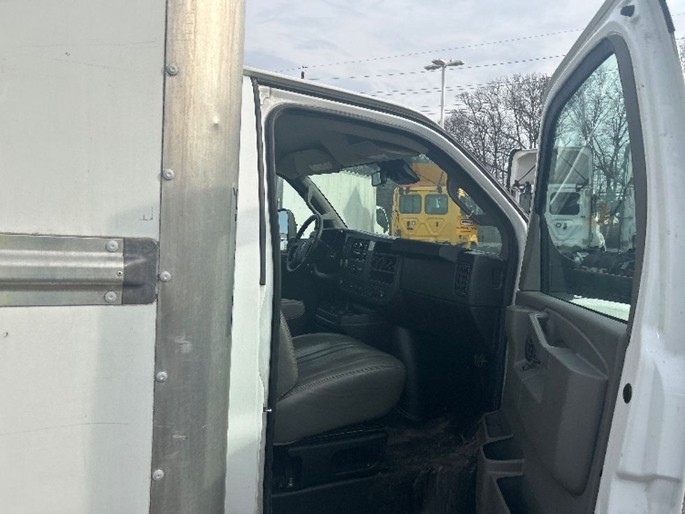 Light Duty Box Truck-Light and Medium Duty Trucks-GMC-2021-Savana G33903-Dayton-NJ-95,403\n\t\tmiles-$ 29,000 - Image 20