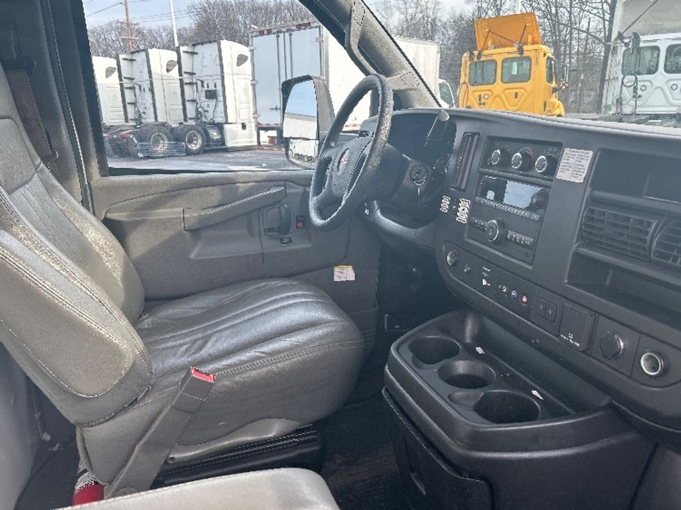 Light Duty Box Truck-Light and Medium Duty Trucks-GMC-2021-Savana G33903-Dayton-NJ-95,403\n\t\tmiles-$ 29,000 - Image 22