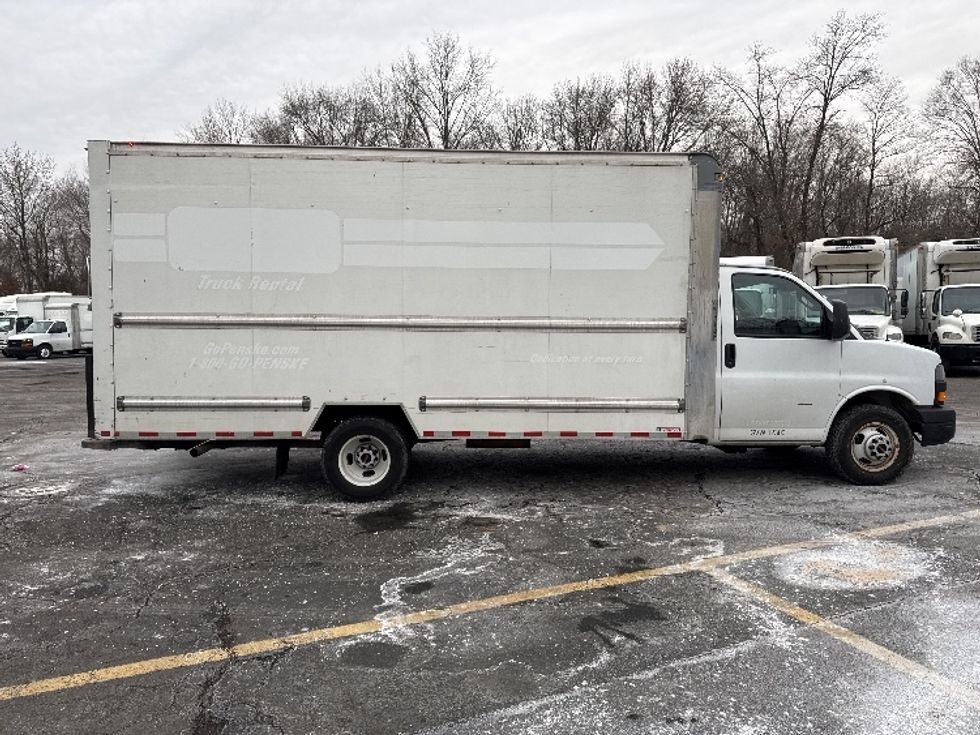 Light Duty Box Truck-Light and Medium Duty Trucks-GMC-2021-Savana G33903-Dayton-NJ-98,214\n\t\tmiles-$ 28,750 - Image 14