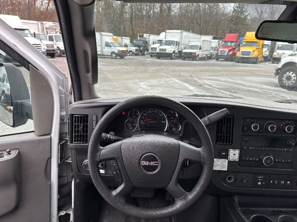 Light Duty Box Truck-Light and Medium Duty Trucks-GMC-2021-Savana G33903-Dayton-NJ-98,214\n\t\tmiles-$ 28,750 - Image 17