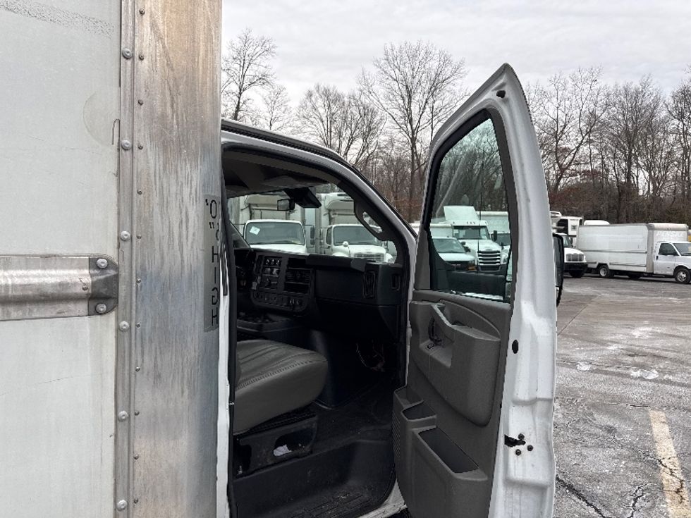 Light Duty Box Truck-Light and Medium Duty Trucks-GMC-2021-Savana G33903-Dayton-NJ-98,214\n\t\tmiles-$ 28,750 - Image 19