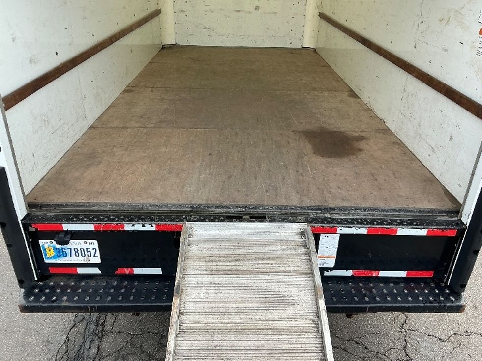 Light Duty Box Truck-Light and Medium Duty Trucks-GMC-2021-Savana G33903-Dayton-OH-90,625\n\t\tmiles-$ 31,500 - Image 10