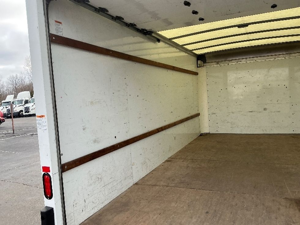 Light Duty Box Truck-Light and Medium Duty Trucks-GMC-2021-Savana G33903-Dayton-OH-90,625\n\t\tmiles-$ 31,500 - Image 11