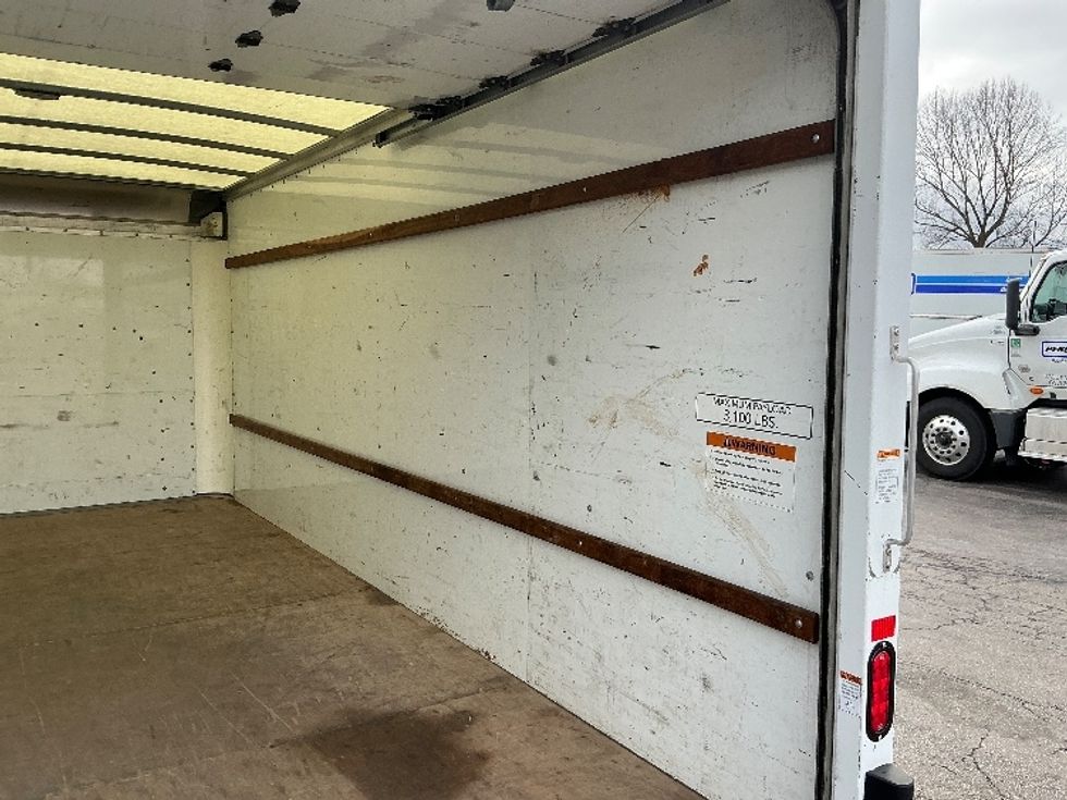 Light Duty Box Truck-Light and Medium Duty Trucks-GMC-2021-Savana G33903-Dayton-OH-90,625\n\t\tmiles-$ 31,500 - Image 12