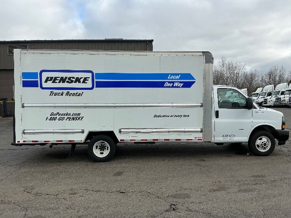 Light Duty Box Truck-Light and Medium Duty Trucks-GMC-2021-Savana G33903-Dayton-OH-90,625\n\t\tmiles-$ 31,500 - Image 15