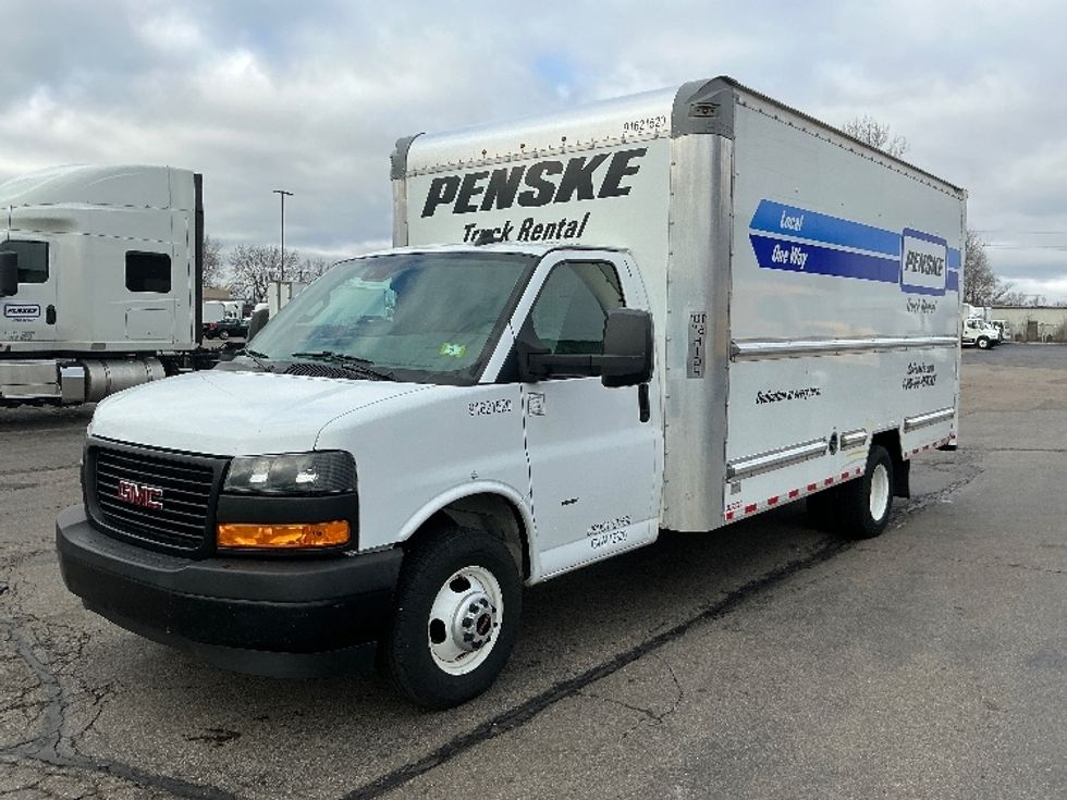 Light Duty Box Truck-Light and Medium Duty Trucks-GMC-2021-Savana G33903-Dayton-OH-90,625\n\t\tmiles-$ 31,500 - Image 3