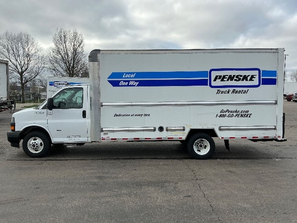 Light Duty Box Truck-Light and Medium Duty Trucks-GMC-2021-Savana G33903-Dayton-OH-90,625\n\t\tmiles-$ 31,500 - Image 4