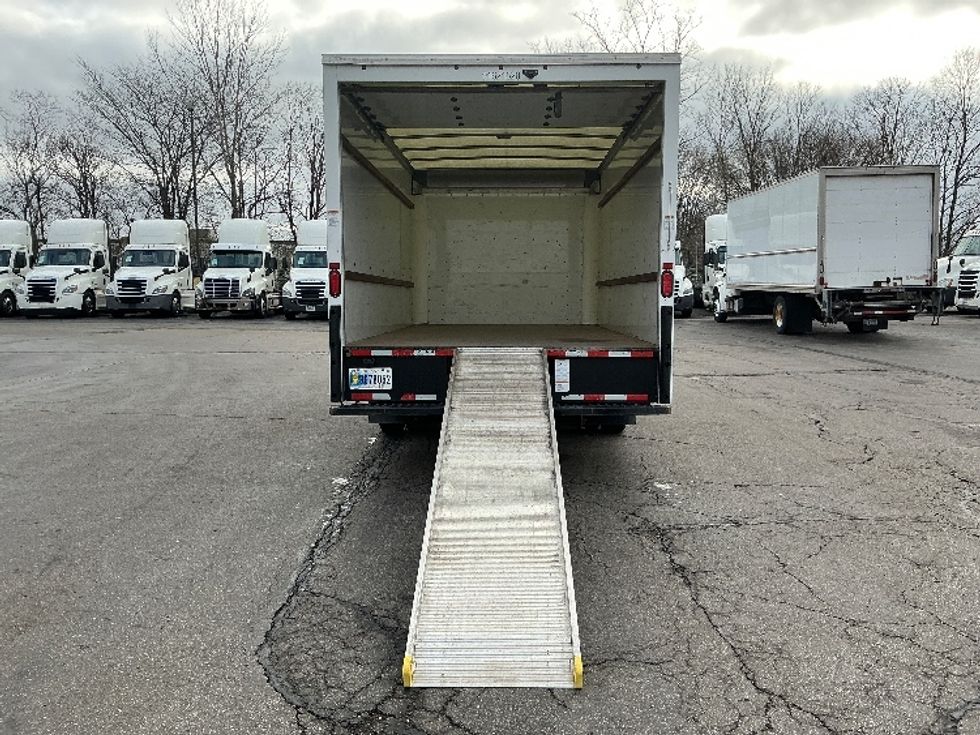 Light Duty Box Truck-Light and Medium Duty Trucks-GMC-2021-Savana G33903-Dayton-OH-90,625\n\t\tmiles-$ 31,500 - Image 9