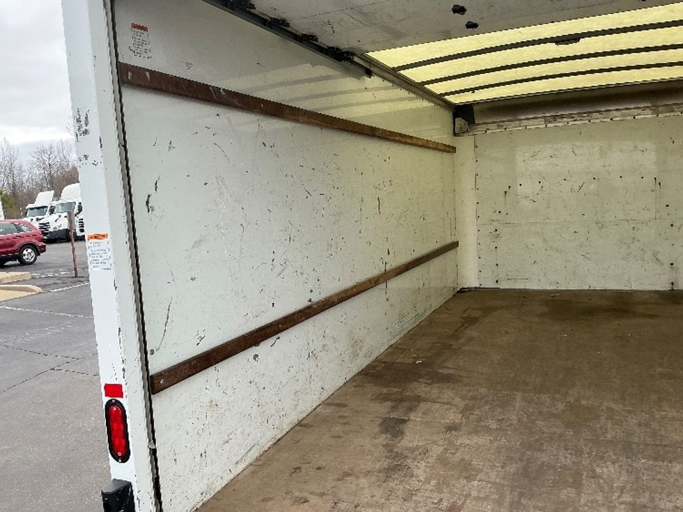 Light Duty Box Truck-Light and Medium Duty Trucks-GMC-2021-Savana G33903-Dayton-OH-94,543\n\t\tmiles-$ 31,000 - Image 11