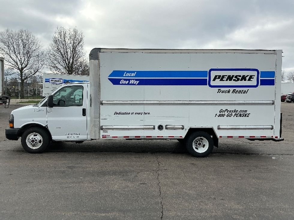 Light Duty Box Truck-Light and Medium Duty Trucks-GMC-2021-Savana G33903-Dayton-OH-94,543\n\t\tmiles-$ 31,000 - Image 4