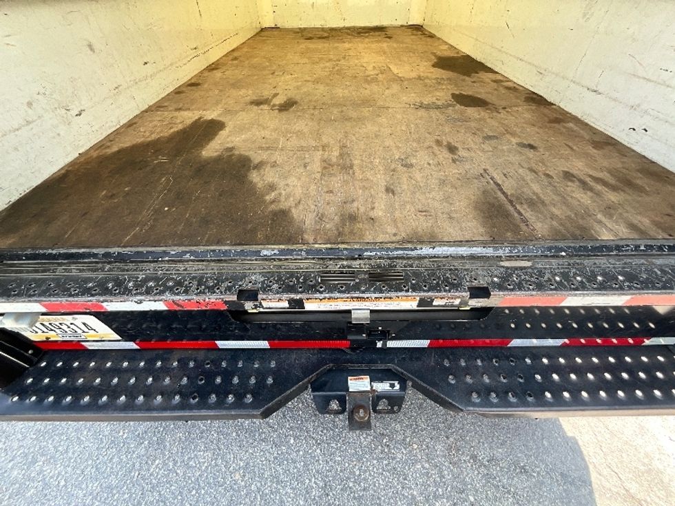 Light Duty Box Truck-Light and Medium Duty Trucks-GMC-2021-Savana G33903-Daytona Beach-FL-109,169\n\t\tmiles-$ 27,500 - Image 10