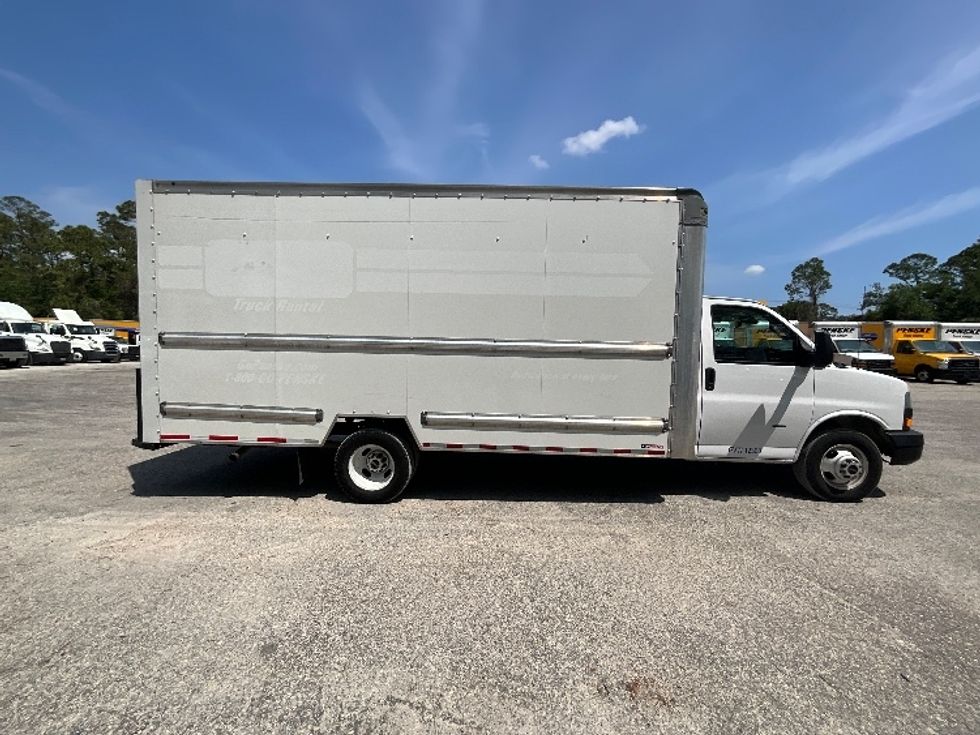 Light Duty Box Truck-Light and Medium Duty Trucks-GMC-2021-Savana G33903-Daytona Beach-FL-109,169\n\t\tmiles-$ 27,500 - Image 15