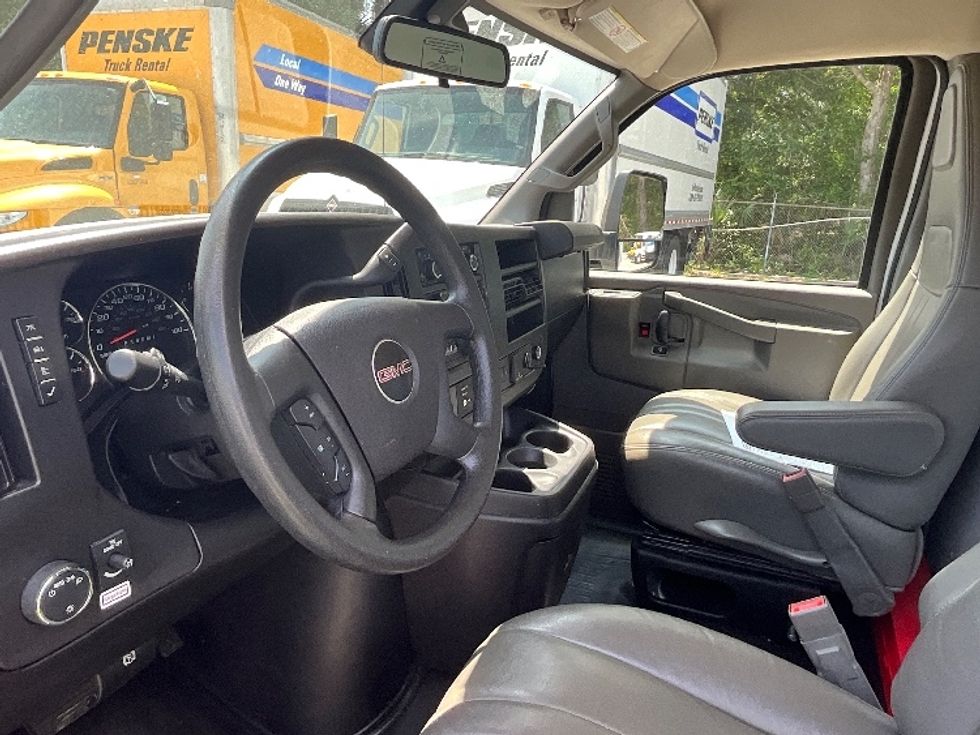 Light Duty Box Truck-Light and Medium Duty Trucks-GMC-2021-Savana G33903-Daytona Beach-FL-109,169\n\t\tmiles-$ 27,500 - Image 17