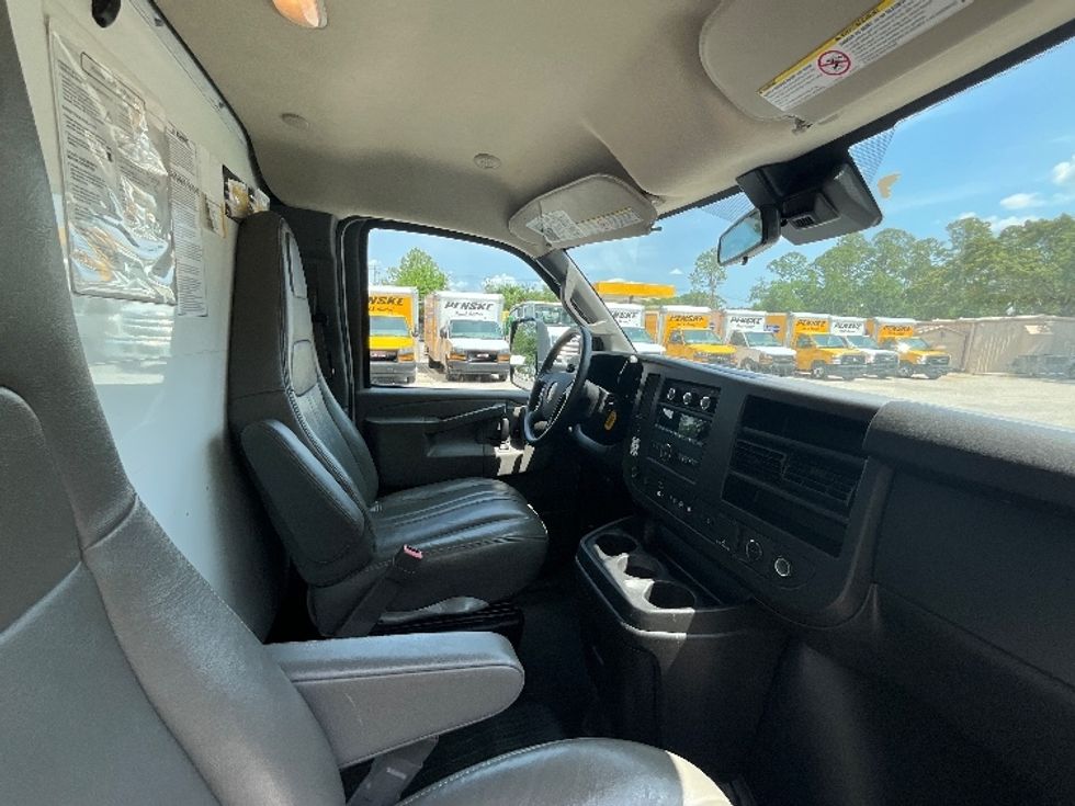 Light Duty Box Truck-Light and Medium Duty Trucks-GMC-2021-Savana G33903-Daytona Beach-FL-109,169\n\t\tmiles-$ 27,500 - Image 22