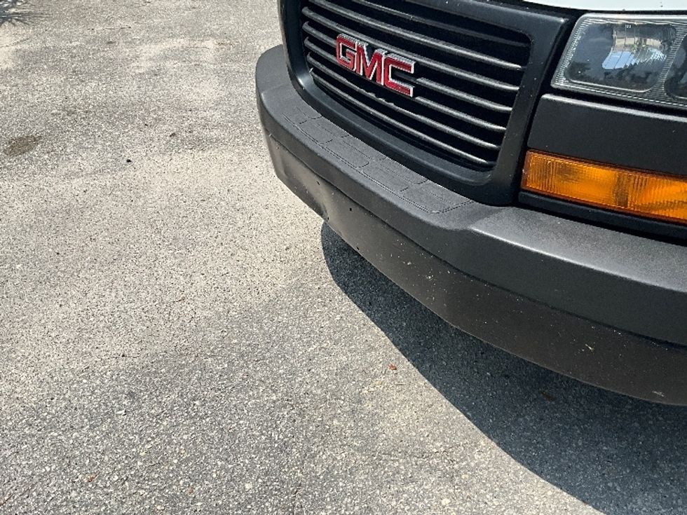 Light Duty Box Truck-Light and Medium Duty Trucks-GMC-2021-Savana G33903-Daytona Beach-FL-109,169\n\t\tmiles-$ 27,500 - Image 27