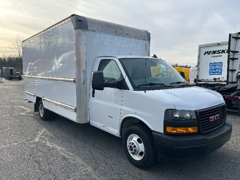 Light Duty Box Truck-Light and Medium Duty Trucks-GMC-2021-Savana G33903-Daytona Beach-FL-114,333\n\t\tmiles-$ 29,000 - Image 1
