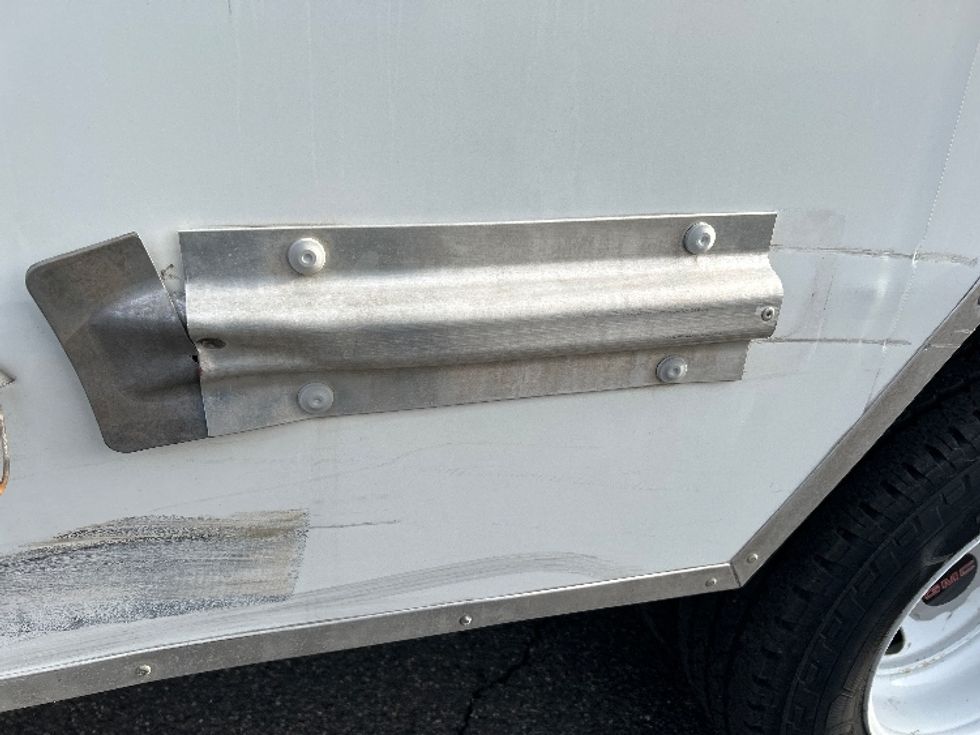 Light Duty Box Truck-Light and Medium Duty Trucks-GMC-2021-Savana G33903-Daytona Beach-FL-114,333\n\t\tmiles-$ 29,000 - Image 24