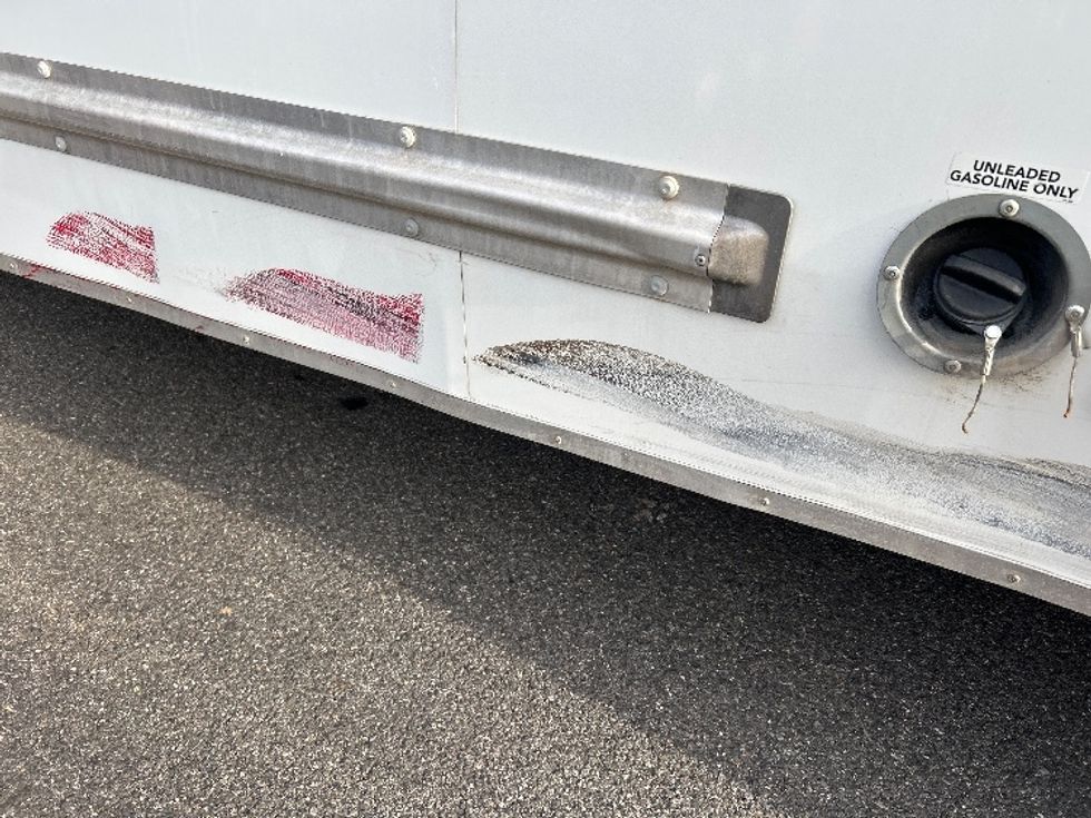 Light Duty Box Truck-Light and Medium Duty Trucks-GMC-2021-Savana G33903-Daytona Beach-FL-114,333\n\t\tmiles-$ 29,000 - Image 25