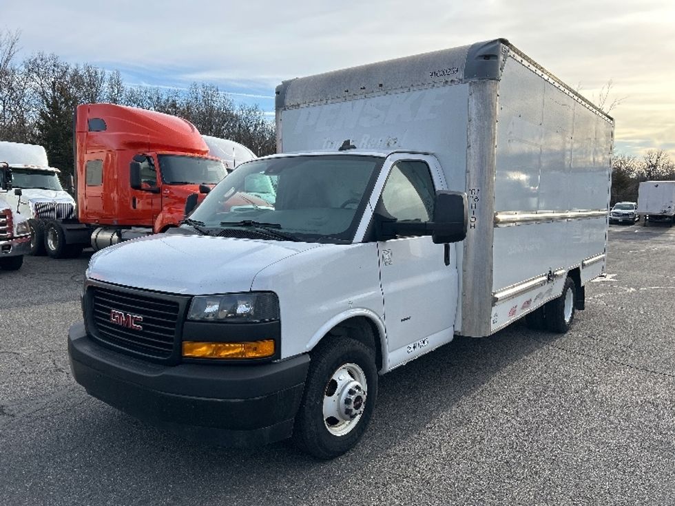Light Duty Box Truck-Light and Medium Duty Trucks-GMC-2021-Savana G33903-Daytona Beach-FL-114,333\n\t\tmiles-$ 29,000 - Image 3
