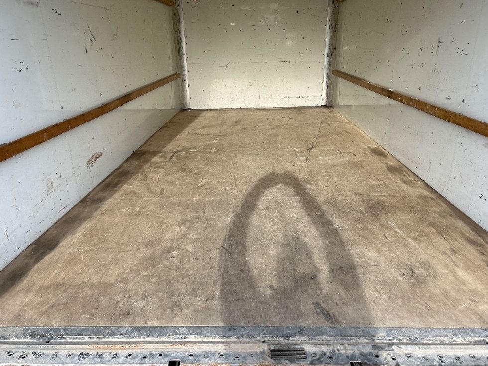 Light Duty Box Truck-Light and Medium Duty Trucks-GMC-2021-Savana G33903-Daytona Beach-FL-114,333\n\t\tmiles-$ 29,000 - Image 9