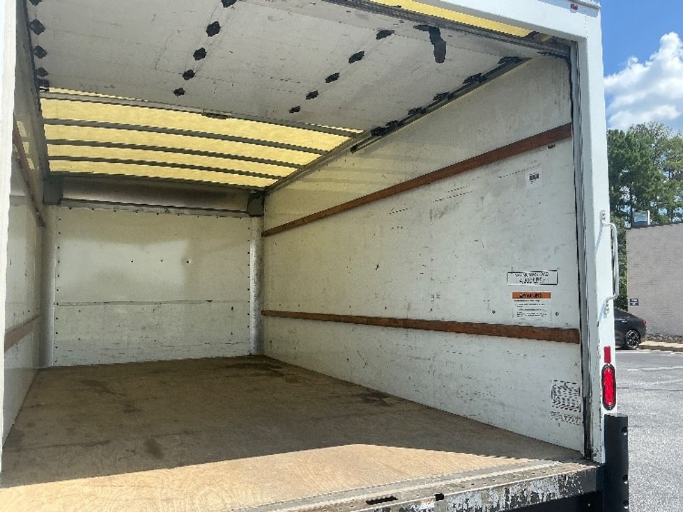 Light Duty Box Truck-Light and Medium Duty Trucks-GMC-2021-Savana G33903-Daytona Beach-FL-82,588\n\t\tmiles-$ 31,000 - Image 10