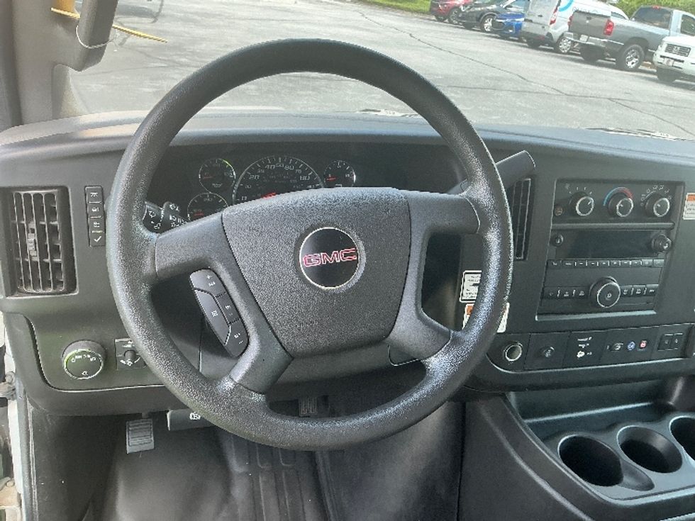 Light Duty Box Truck-Light and Medium Duty Trucks-GMC-2021-Savana G33903-Daytona Beach-FL-82,588\n\t\tmiles-$ 31,000 - Image 16