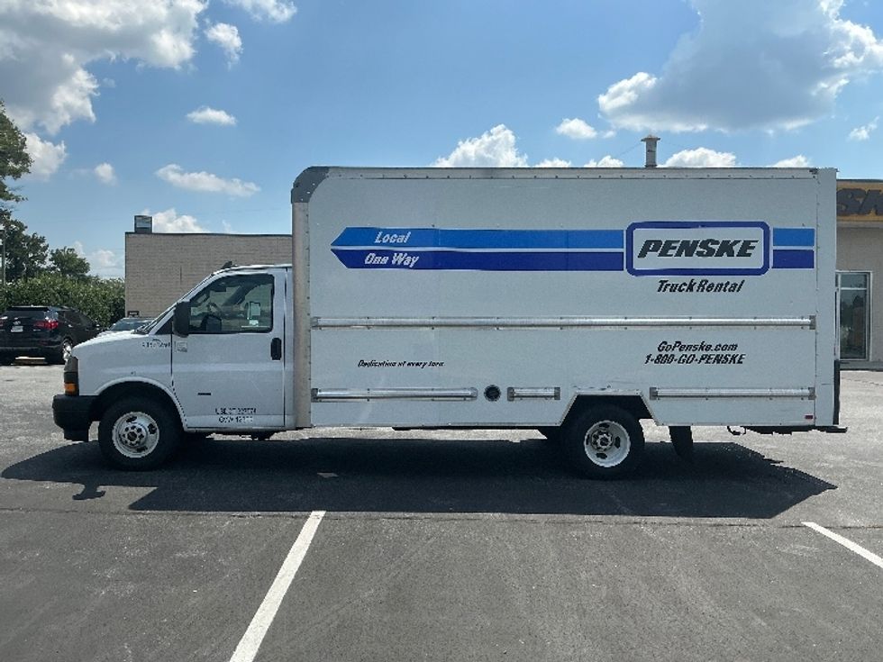 Light Duty Box Truck-Light and Medium Duty Trucks-GMC-2021-Savana G33903-Daytona Beach-FL-82,588\n\t\tmiles-$ 31,000 - Image 4
