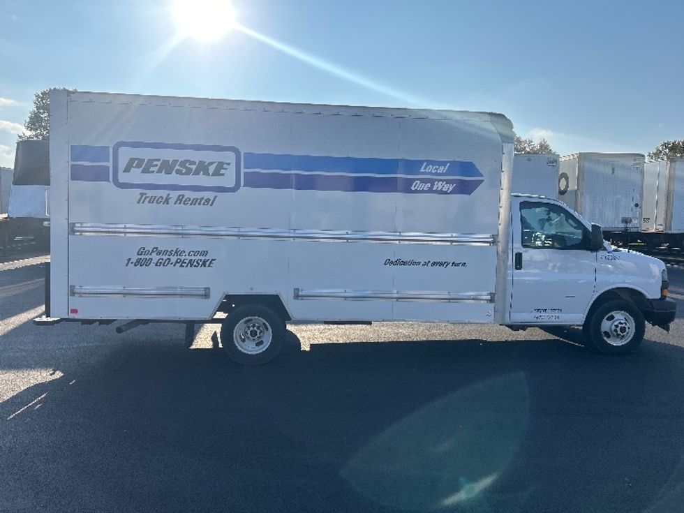 Light Duty Box Truck-Light and Medium Duty Trucks-GMC-2021-Savana G33903-Decatur-AL-106,863\n\t\tmiles-$ 30,000 - Image 15