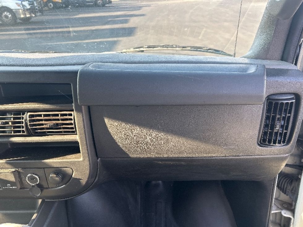 Light Duty Box Truck-Light and Medium Duty Trucks-GMC-2021-Savana G33903-Decatur-AL-106,863\n\t\tmiles-$ 30,000 - Image 21