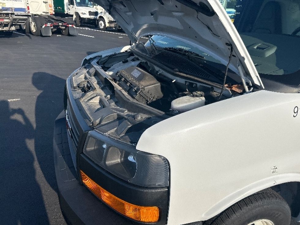 Light Duty Box Truck-Light and Medium Duty Trucks-GMC-2021-Savana G33903-Decatur-AL-106,863\n\t\tmiles-$ 30,000 - Image 24