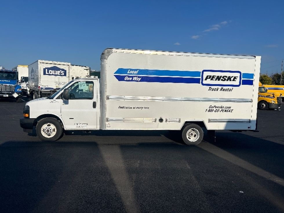 Light Duty Box Truck-Light and Medium Duty Trucks-GMC-2021-Savana G33903-Decatur-AL-106,863\n\t\tmiles-$ 30,000 - Image 4