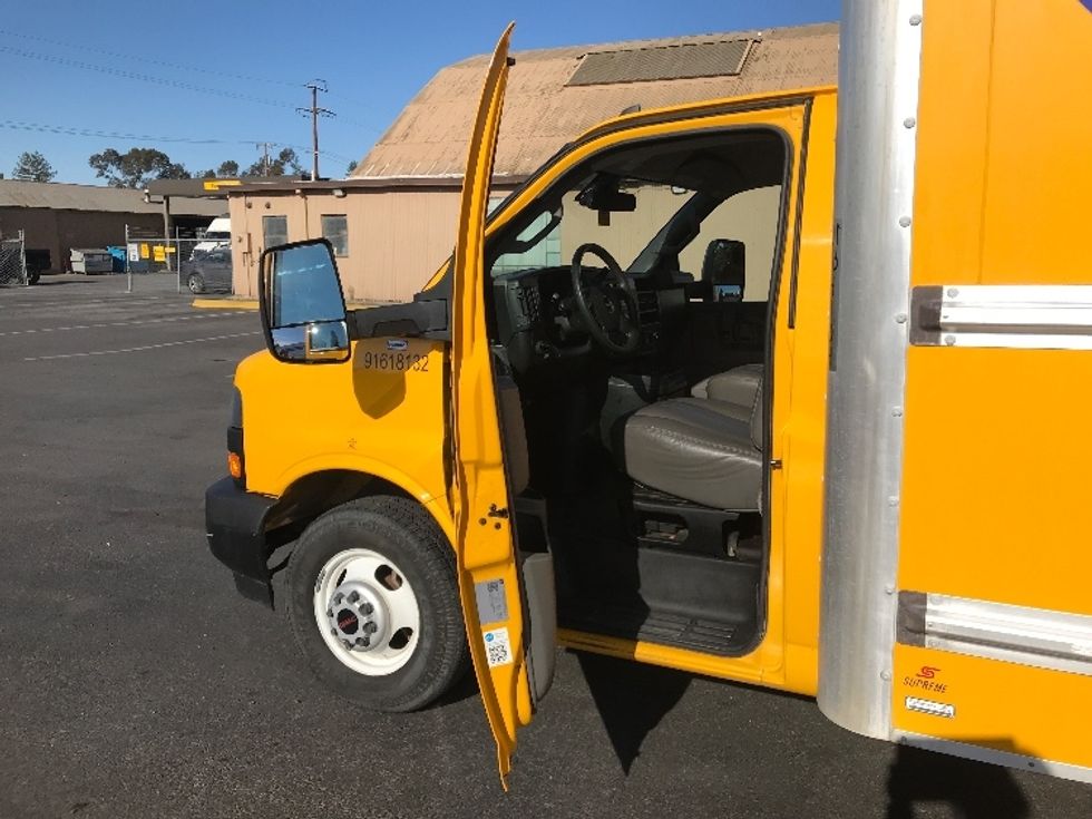 Light Duty Box Truck-Light and Medium Duty Trucks-GMC-2021-Savana G33903-Denton-TX-79,121\n\t\tmiles-$ 35,000 - Image 16