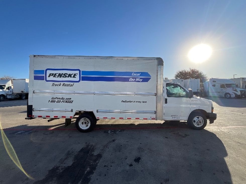 Light Duty Box Truck-Light and Medium Duty Trucks-GMC-2021-Savana G33903-Denton-TX-81,180\n\t\tmiles-$ 29,250 - Image 15