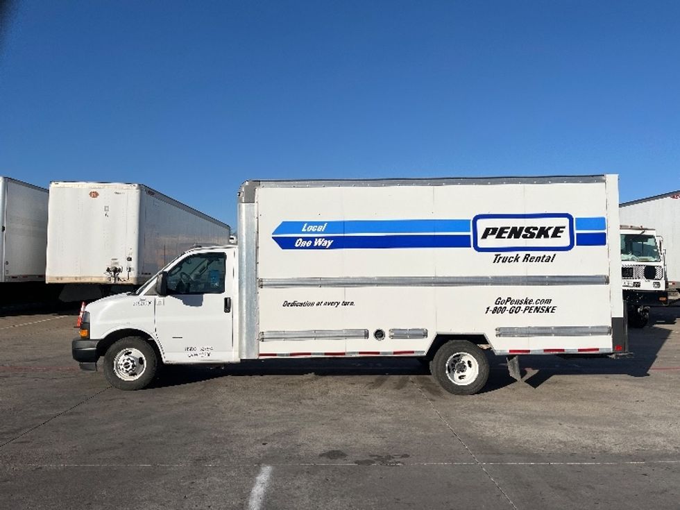 Light Duty Box Truck-Light and Medium Duty Trucks-GMC-2021-Savana G33903-Denton-TX-81,180\n\t\tmiles-$ 29,250 - Image 4