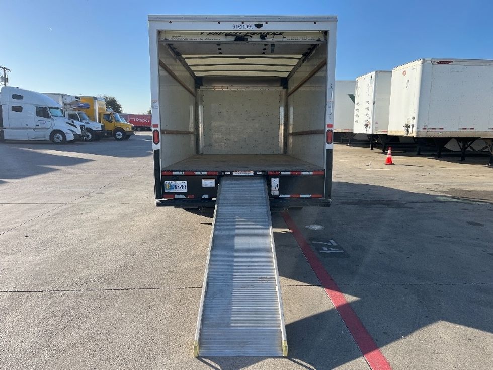 Light Duty Box Truck-Light and Medium Duty Trucks-GMC-2021-Savana G33903-Denton-TX-81,180\n\t\tmiles-$ 29,250 - Image 9