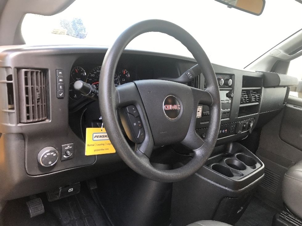 Light Duty Box Truck-Light and Medium Duty Trucks-GMC-2021-Savana G33903-Denton-TX-86,012\n\t\tmiles-$ 34,000 - Image 17