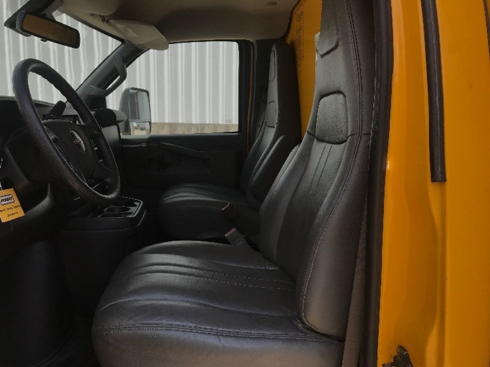 Light Duty Box Truck-Light and Medium Duty Trucks-GMC-2021-Savana G33903-Denton-TX-86,012\n\t\tmiles-$ 34,000 - Image 19