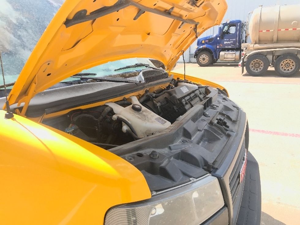 Light Duty Box Truck-Light and Medium Duty Trucks-GMC-2021-Savana G33903-Denton-TX-86,012\n\t\tmiles-$ 34,000 - Image 23