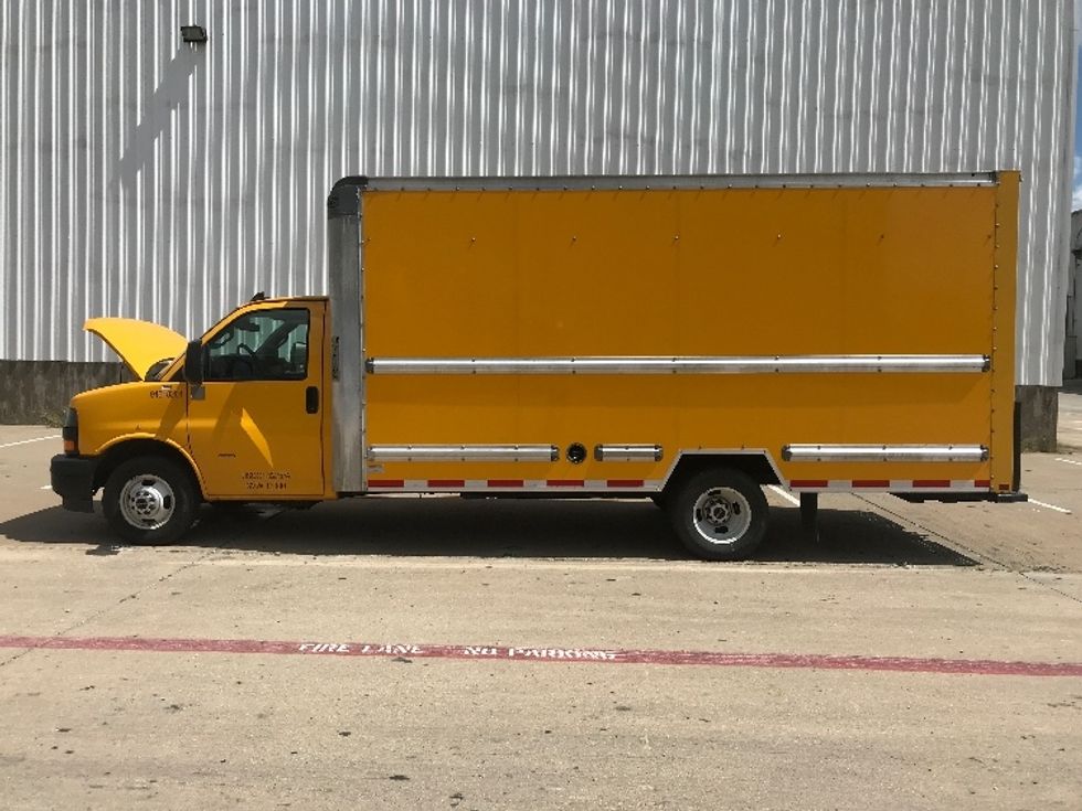 Light Duty Box Truck-Light and Medium Duty Trucks-GMC-2021-Savana G33903-Denton-TX-86,012\n\t\tmiles-$ 34,000 - Image 25