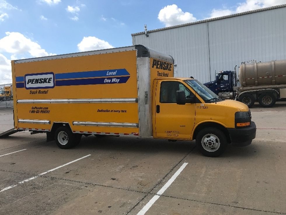 Light Duty Box Truck-Light and Medium Duty Trucks-GMC-2021-Savana G33903-Denton-TX-86,012\n\t\tmiles-$ 34,000 - Image 4