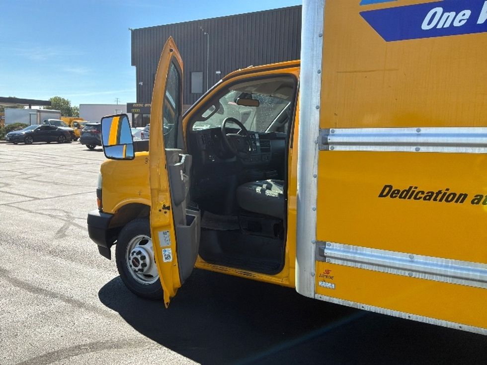 Light Duty Box Truck-Light and Medium Duty Trucks-GMC-2021-Savana G33903-Denver-CO-107,042\n\t\tmiles-$ 23,000 - Image 15