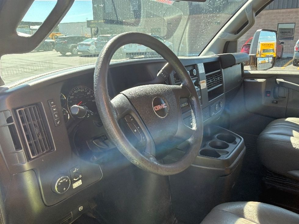 Light Duty Box Truck-Light and Medium Duty Trucks-GMC-2021-Savana G33903-Denver-CO-107,042\n\t\tmiles-$ 23,000 - Image 16