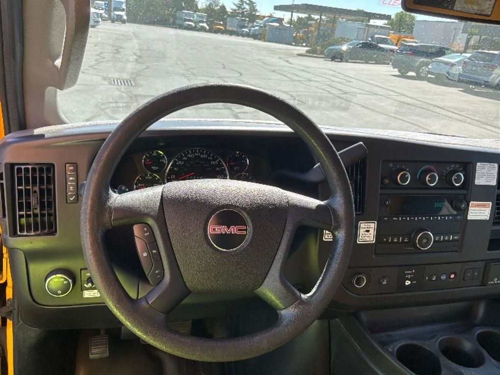 Light Duty Box Truck-Light and Medium Duty Trucks-GMC-2021-Savana G33903-Denver-CO-107,042\n\t\tmiles-$ 23,000 - Image 17
