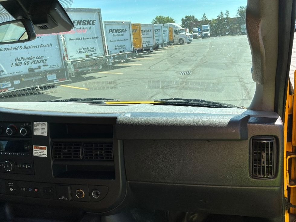Light Duty Box Truck-Light and Medium Duty Trucks-GMC-2021-Savana G33903-Denver-CO-107,042\n\t\tmiles-$ 23,000 - Image 20