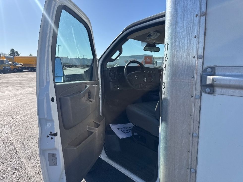 Light Duty Box Truck-Light and Medium Duty Trucks-GMC-2021-Savana G33903-Denver-CO-73,867\n\t\tmiles-$ 34,250 - Image 16