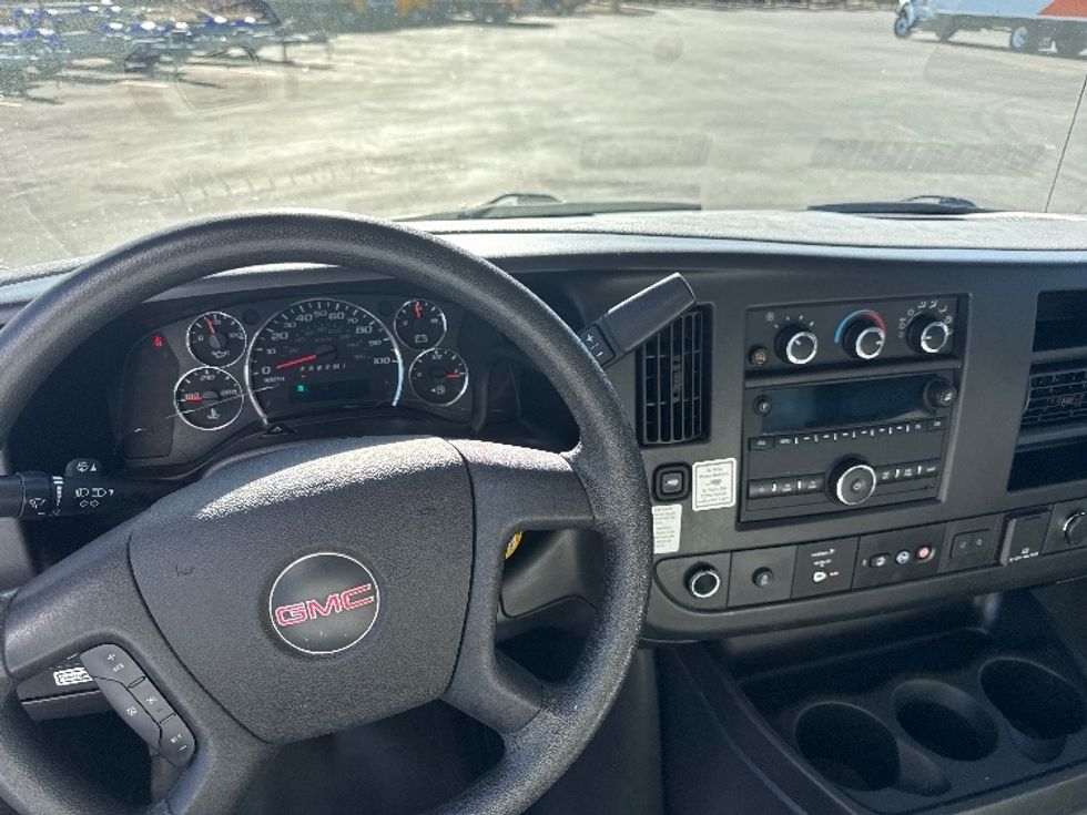 Light Duty Box Truck-Light and Medium Duty Trucks-GMC-2021-Savana G33903-Denver-CO-73,867\n\t\tmiles-$ 34,250 - Image 17